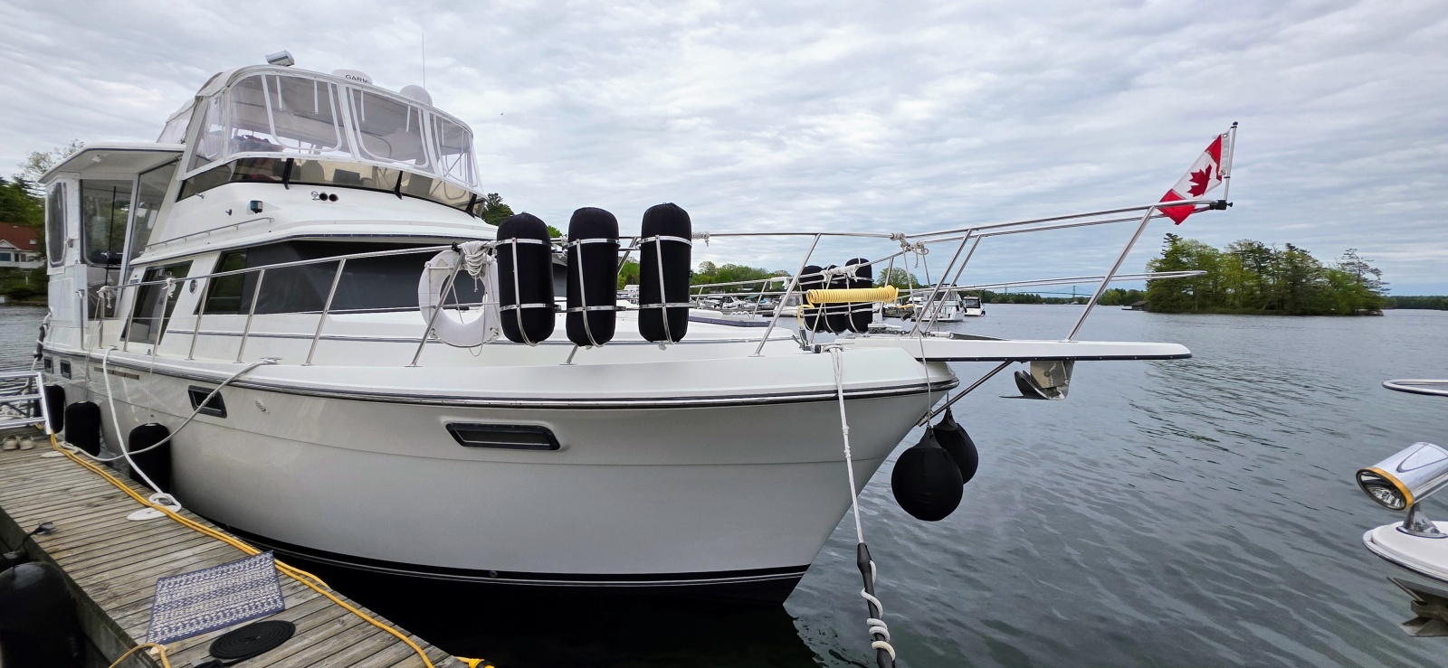 1987 Carver 4207 Aft Cabin 42 ft yacht for sale in Lansdowne, Ontario