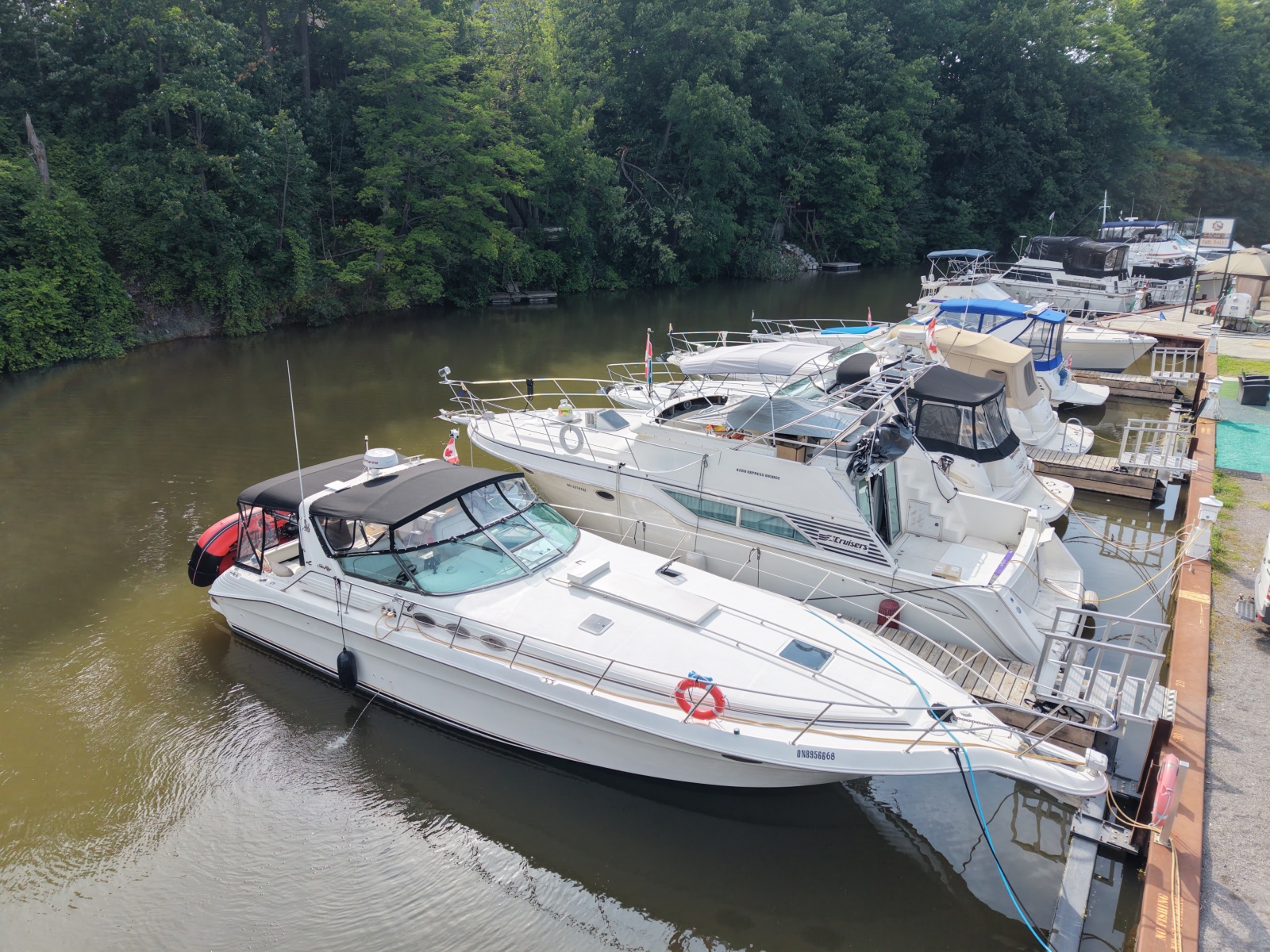 1998 Sea Ray 400 Express 40 ft yacht for sale in Toronto, Ontario
