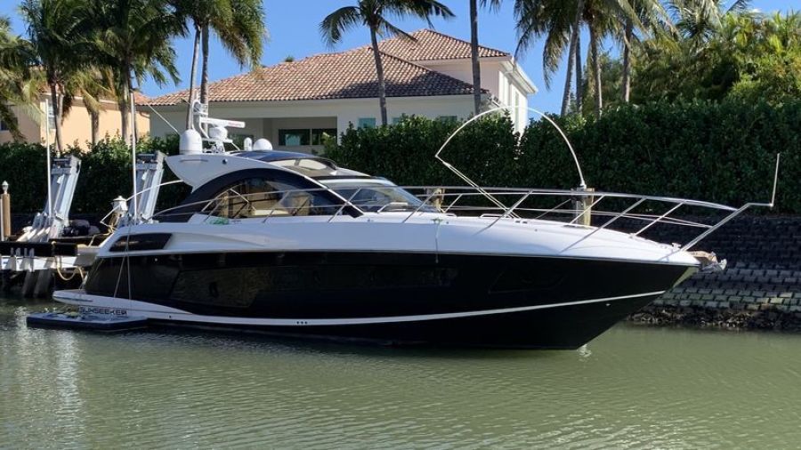 2014 Sunseeker San Remo 48 ft yacht for sale in Aventura, Florida