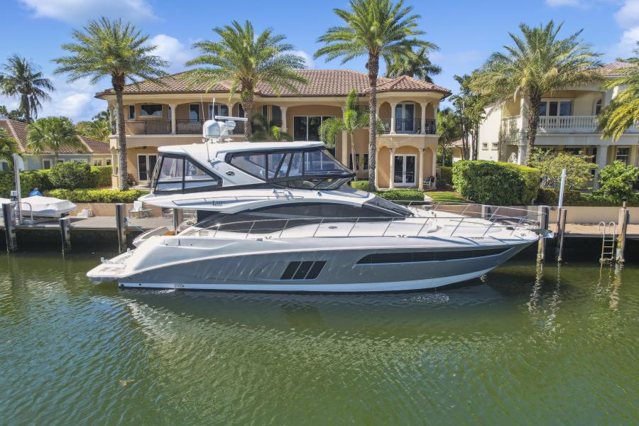 2018 Sea Ray L590 Fly 59 ft yacht for sale in Lighthouse Point, Florida