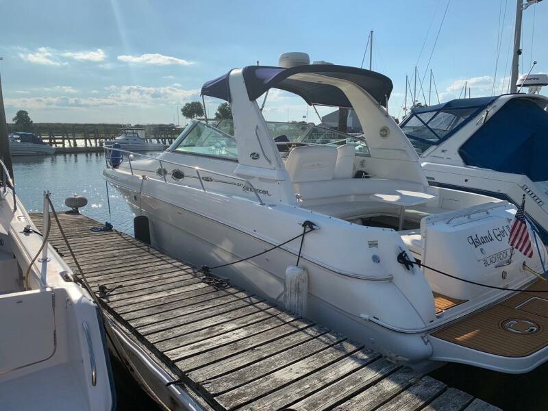 2002 Sea Ray Sundancer 31 ft yacht for sale in Norwich, Connecticut