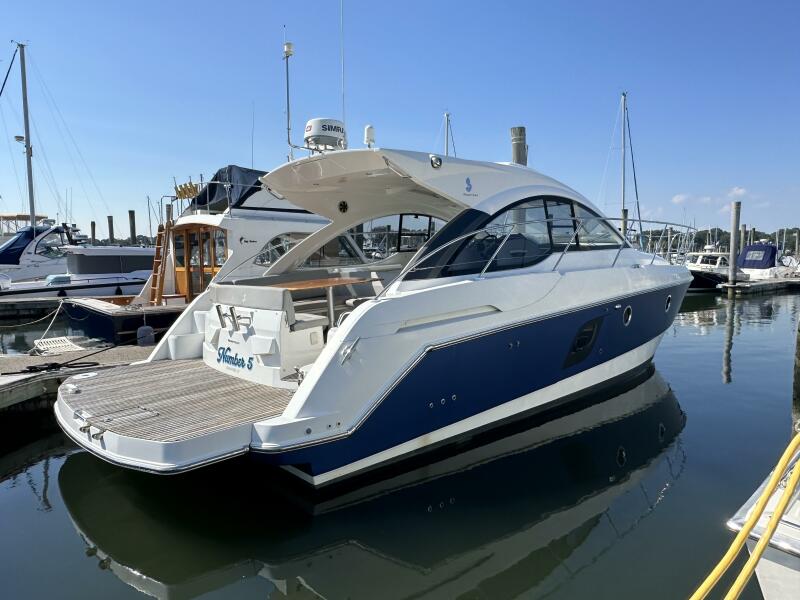 2013 Beneteau Gran Turismo 38 ft yacht for sale in Branford, Connecticut