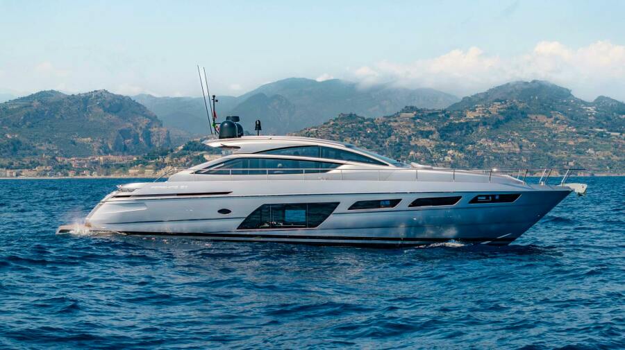 2023 Pershing 62 ft yacht for sale in Menton