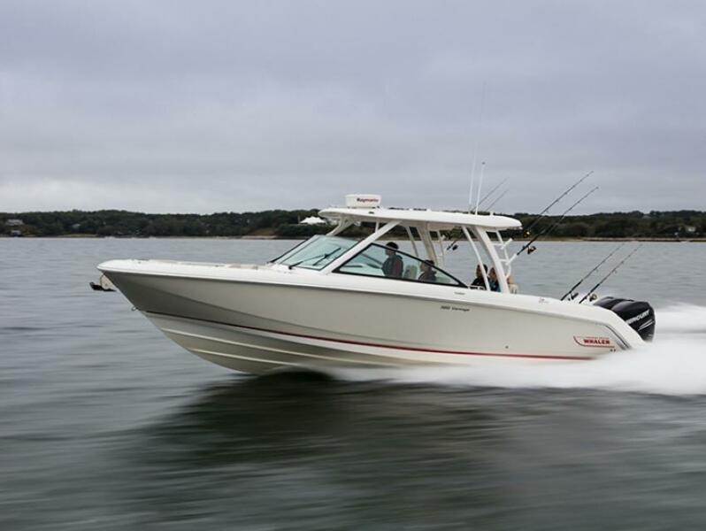 2021 Boston Whaler 32 Vantage 32 ft yacht for sale in Fort Lauderdale, Florida