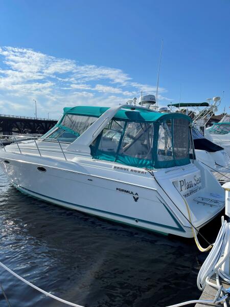 1997 Formula PC 34 ft yacht for sale in Wilmington, Massachusetts