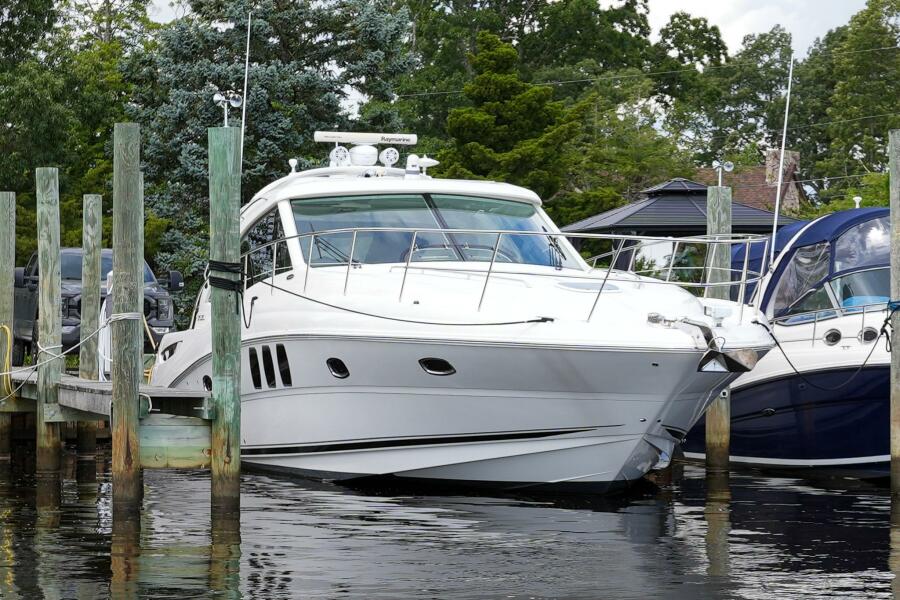 2010 Sea Ray 500 Sundancer 50 ft yacht for sale in Jupiter, Florida