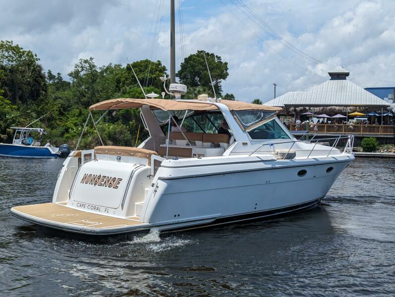 2000 Tiara Yachts 3500 Express 35 ft yacht for sale in Pensacola, Florida