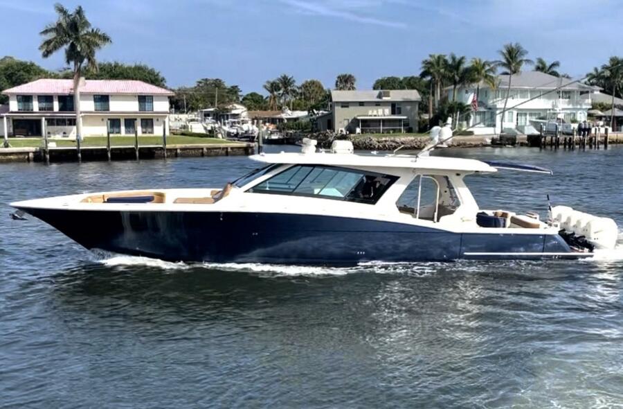 2020 Scout 530 LXF 53 ft yacht for sale in Miami, Florida