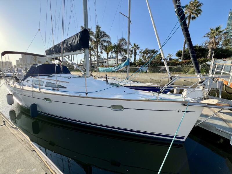 2005 Jeanneau Sun Odyssey 35 9 ft yacht for sale in Marina Del Rey, California