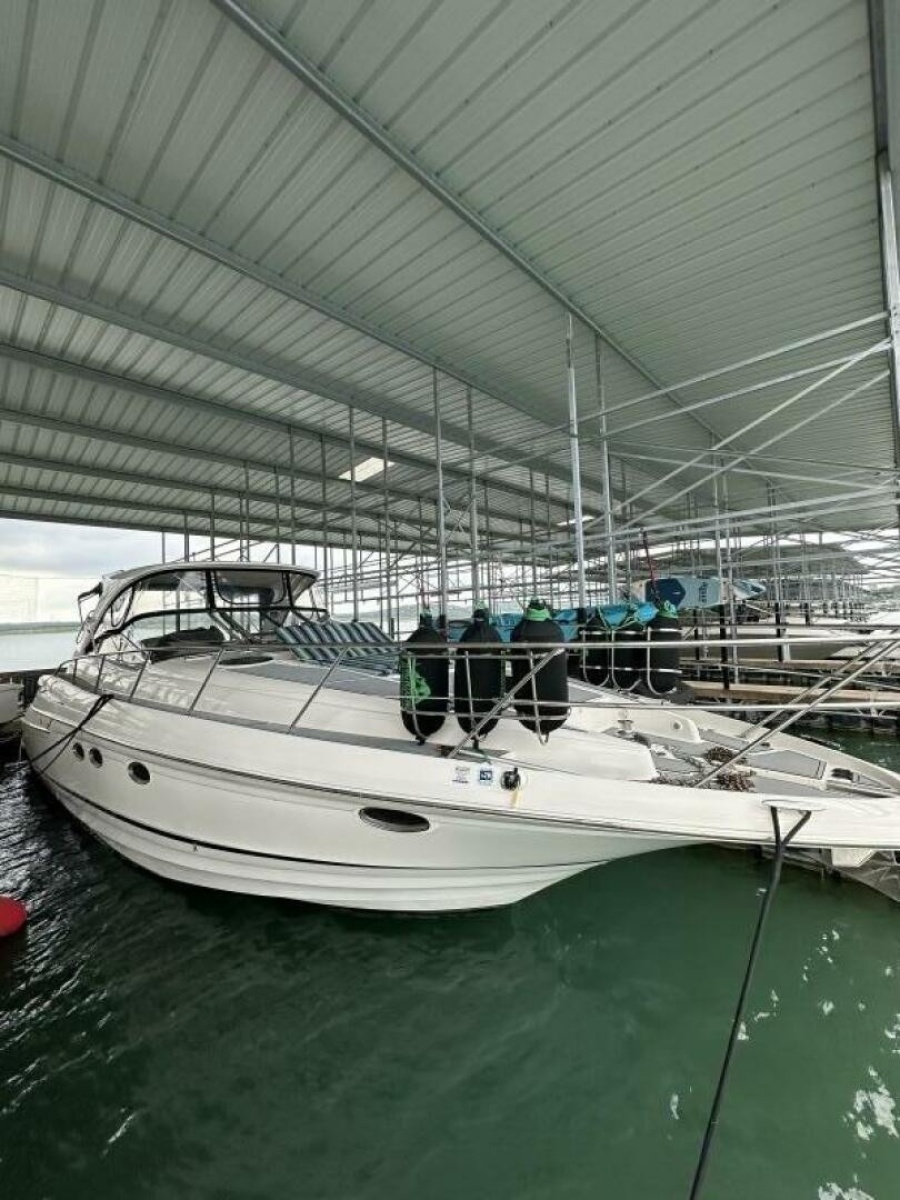 2007 Regal Commodore 4460 44 ft yacht for sale in Canyon Lake, Texas