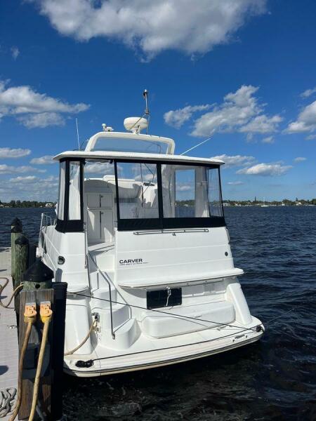 2000 Carver 396 Motor Yacht 41 ft yacht for sale in Stuart