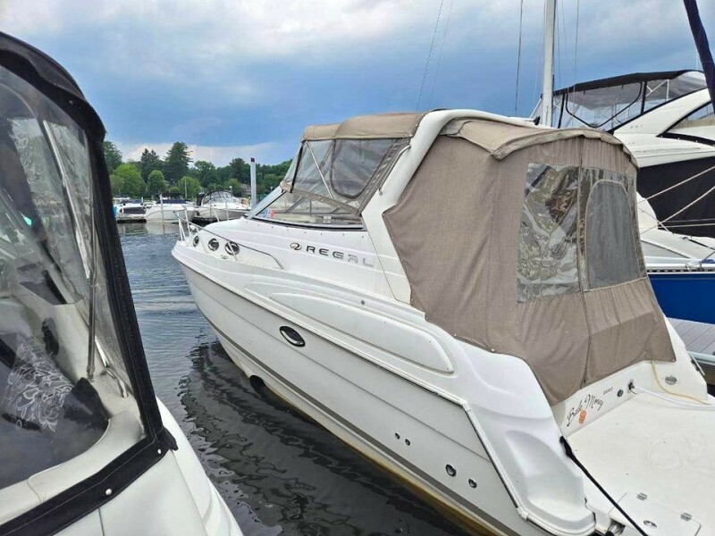 2003 Regal 2860 Commodore 31 ft yacht for sale in Colchester, Vermont