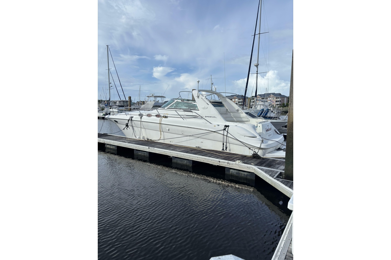 1997 Sea Ray 370 Sundancer 37 ft yacht for sale in Little River, South Carolina