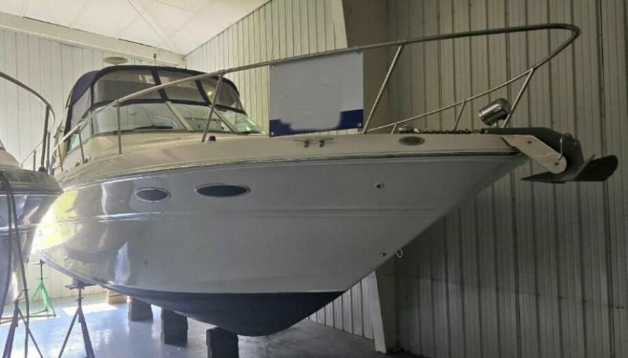 2000 Sea Ray 310 Sundancer 31 ft yacht for sale in Bay City, Michigan