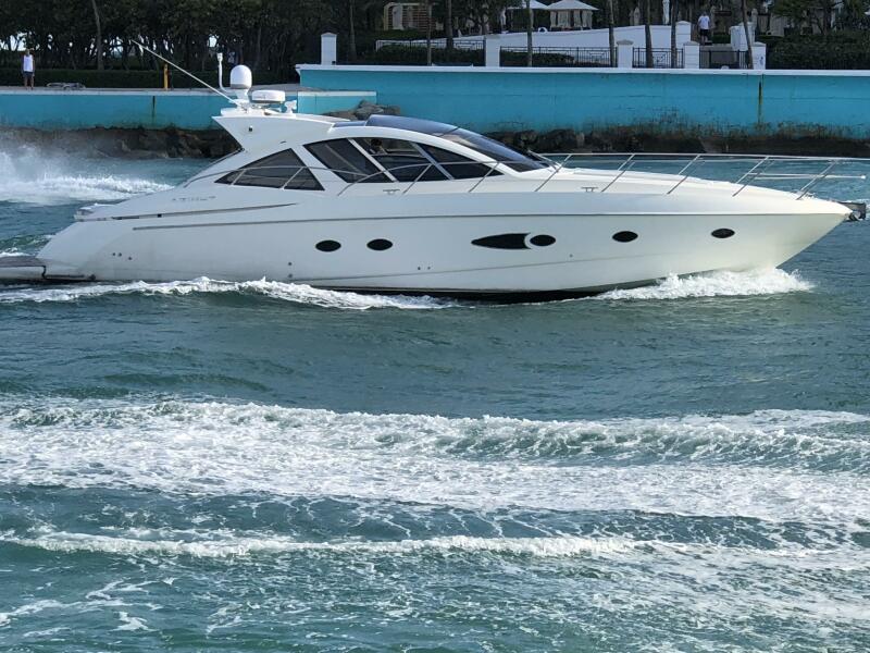 2010 Azimut Atlantis 54 54 ft yacht for sale in Fort Lauderdale, Florida