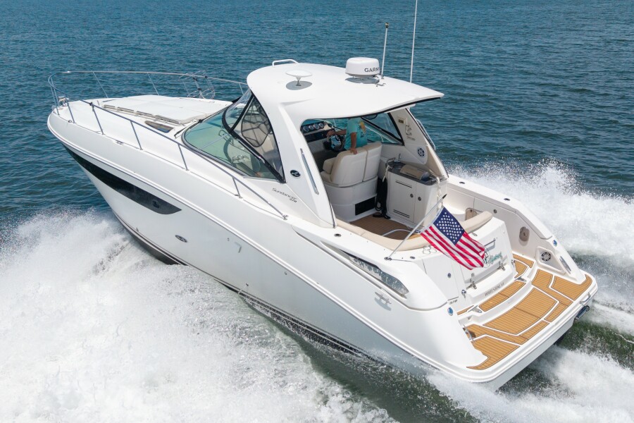 2013 Sea Ray 370 Sundancer 37 ft yacht for sale in Kilmarnock, Virginia