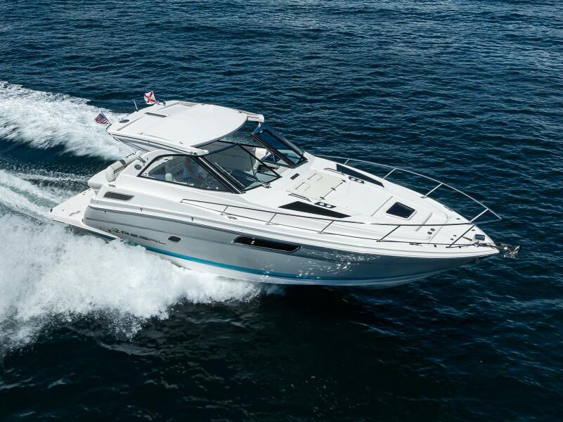 2020 Regal 35 Sport Coupe 35 ft yacht for sale in Fort Lauderdale, Florida
