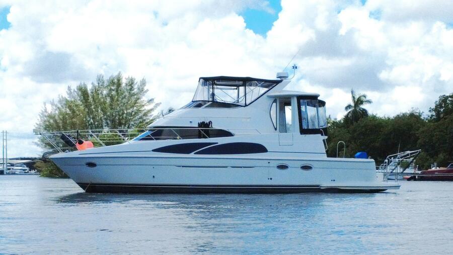 2005 Carver 444 Cockpit Motor Yacht 46 ft yacht for sale in Fort Lauderdale, Florida