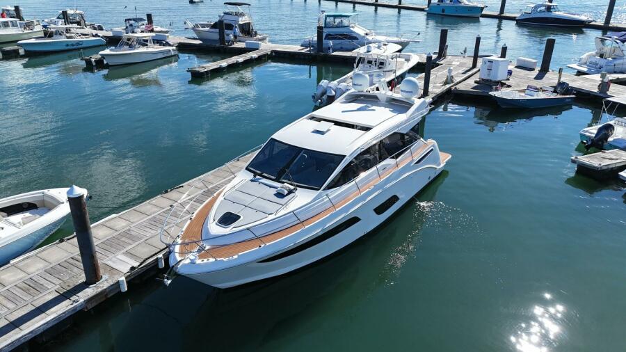 2018 Sea Ray 460 Sundancer 46 ft yacht for sale in Hull, Massachusetts