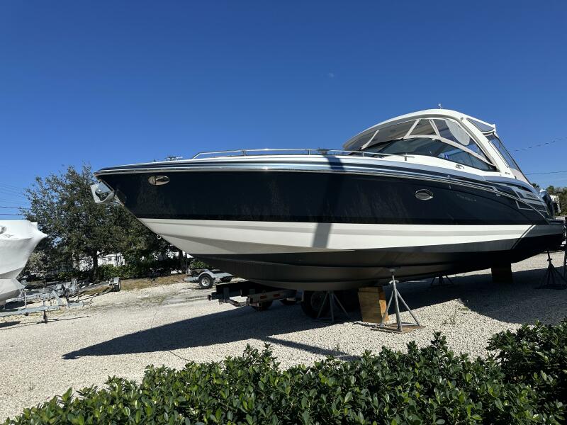 2021 Formula 350 Crossover Bowrider OB 35 ft yacht for sale in Fort Lauderdale, Florida