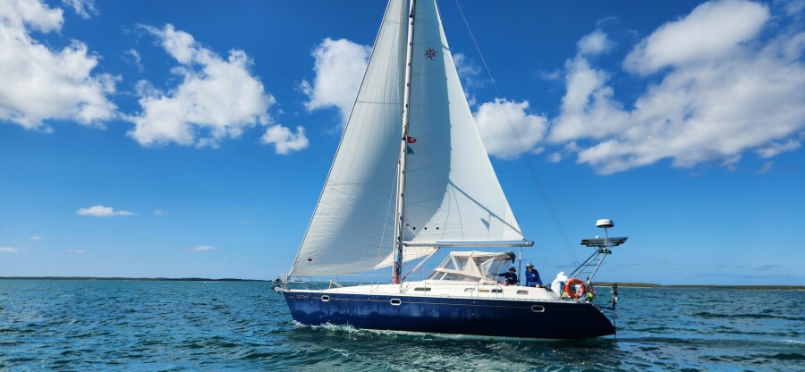 1998 Jeanneau Sun Odyssey 42 Atlantic Cruiser 42 ft yacht for sale in Portsmouth, Rhode Island