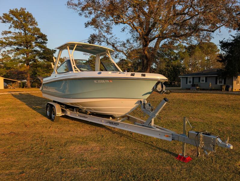 2023 Boston Whaler 240 Vantage 24 ft yacht for sale in Kinston, North Carolina