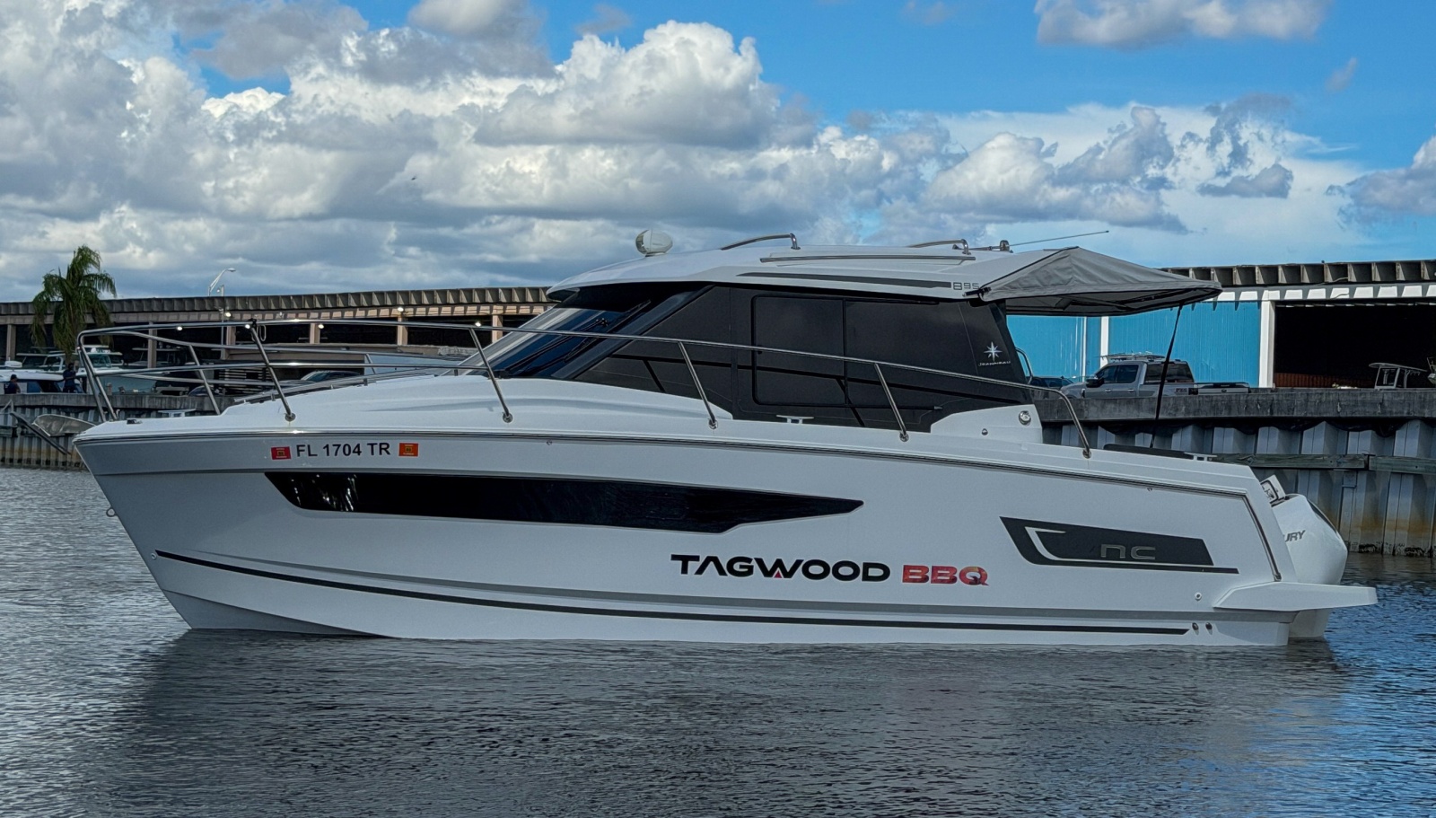 2023 Jeanneau NC895 29 ft yacht for sale in Miami, Florida