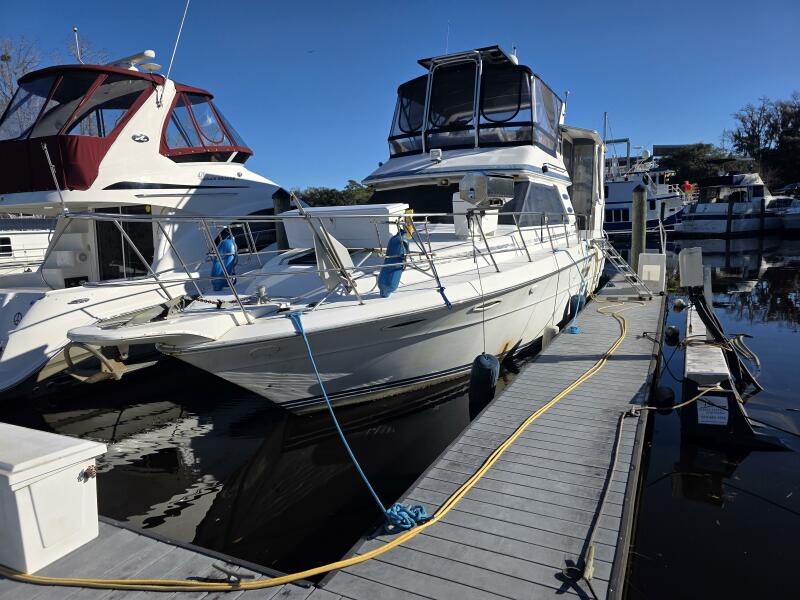 1988 Sea Ray 415 45 ft yacht for sale in Murells Inlet, South Carolina