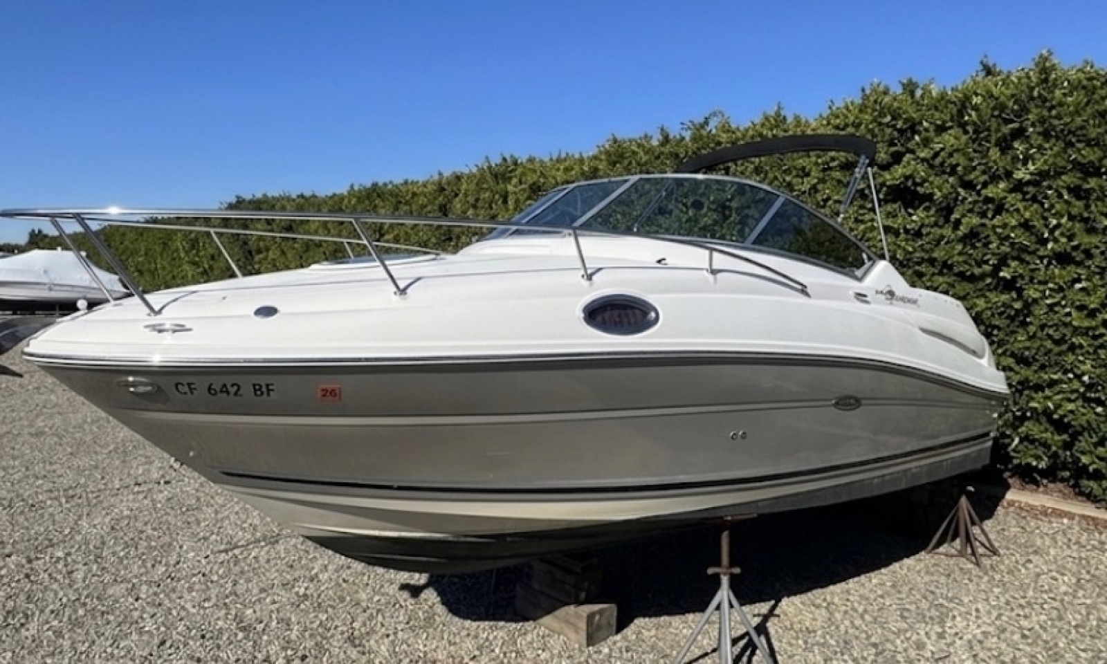 2008 Sea Ray 240 Sundancer 24 ft yacht for sale in Norwalk, Connecticut