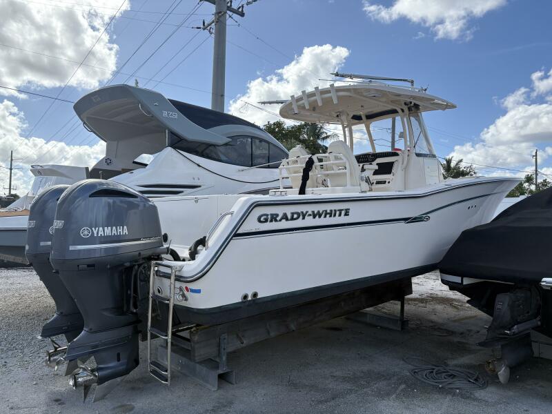 2018 Grady-White Canyon 306 31 ft yacht for sale in Deerfield Beach, Florida