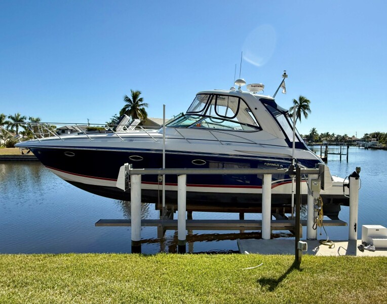 2008 Formula 37 Performance Cruiser 37 ft yacht for sale in Punta Gorda, Florida