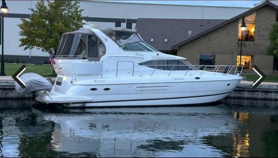 2000 Cruisers Yachts 4450 Express Motor Yacht 44 ft yacht for sale in Orange Beach, Alabama