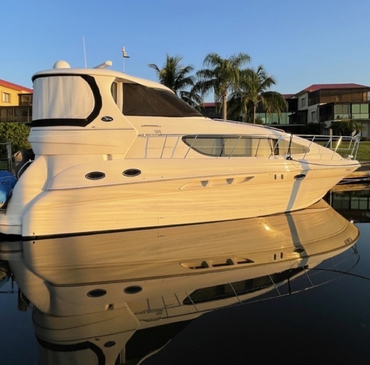 2004 Sea Ray 390 Motor Yacht 39 ft yacht for sale in Punta Gorda, Florida