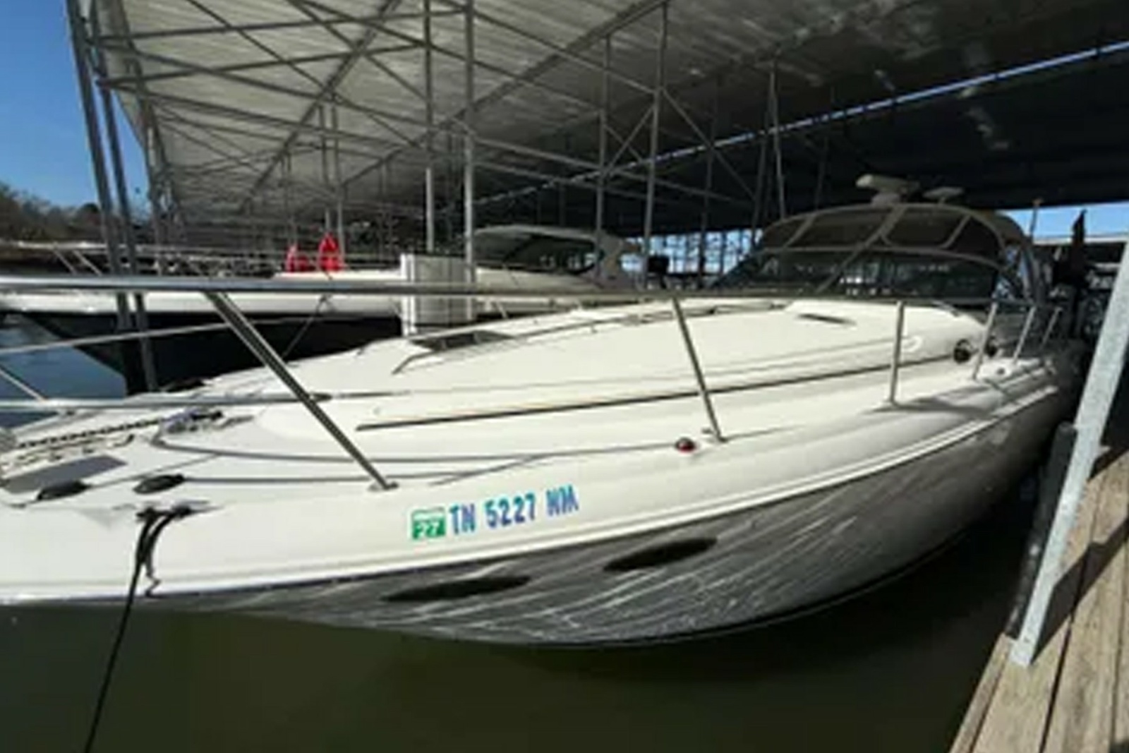 2001 Sea Ray Sundancer 38 ft yacht for sale in Harrison, Tennessee