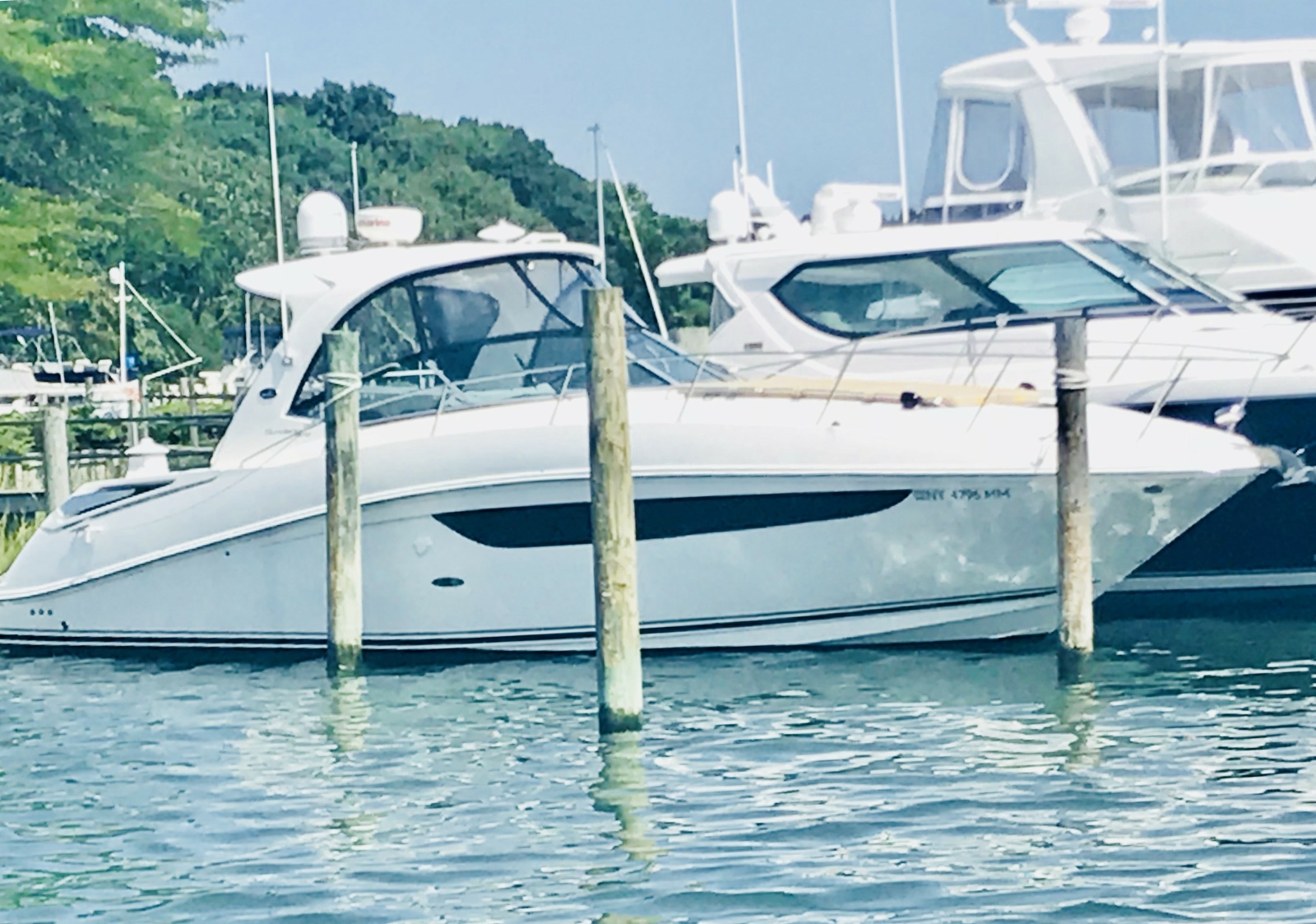 2017 Sea Ray Sundancer 370 37 ft yacht for sale in Shelter Island, New York