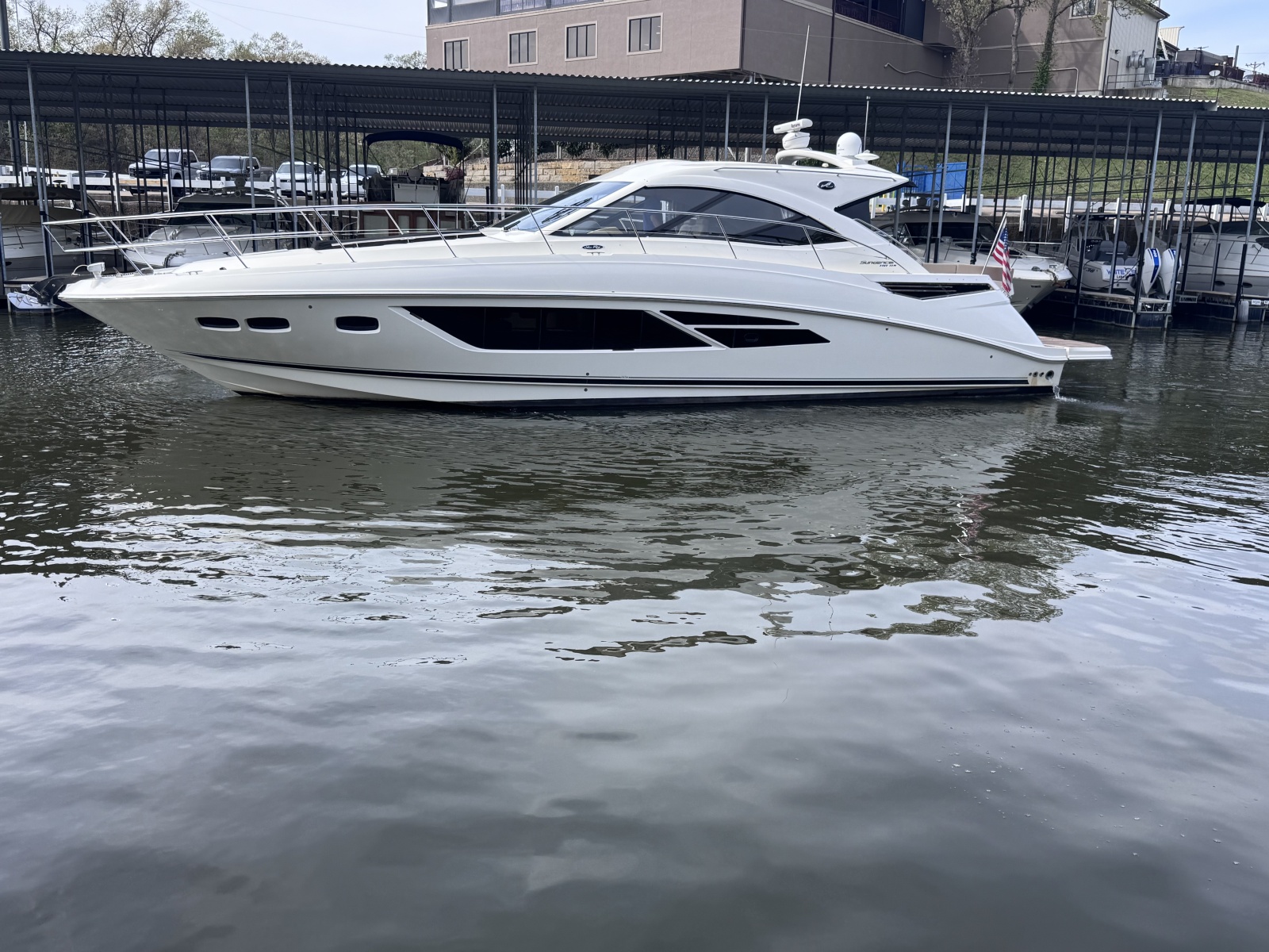 2015 Sea Ray 510 SUNDANCER 50 ft yacht for sale in Lake Ozark, Missouri