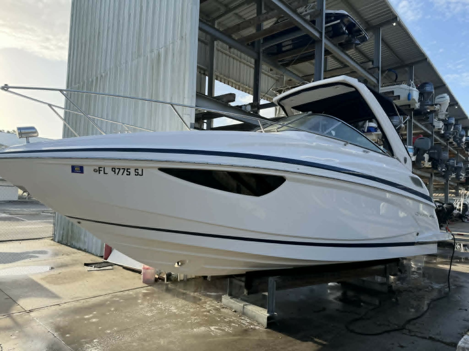 2016 Regal 28 Express 28 ft yacht for sale in Tarpon Springs, Florida