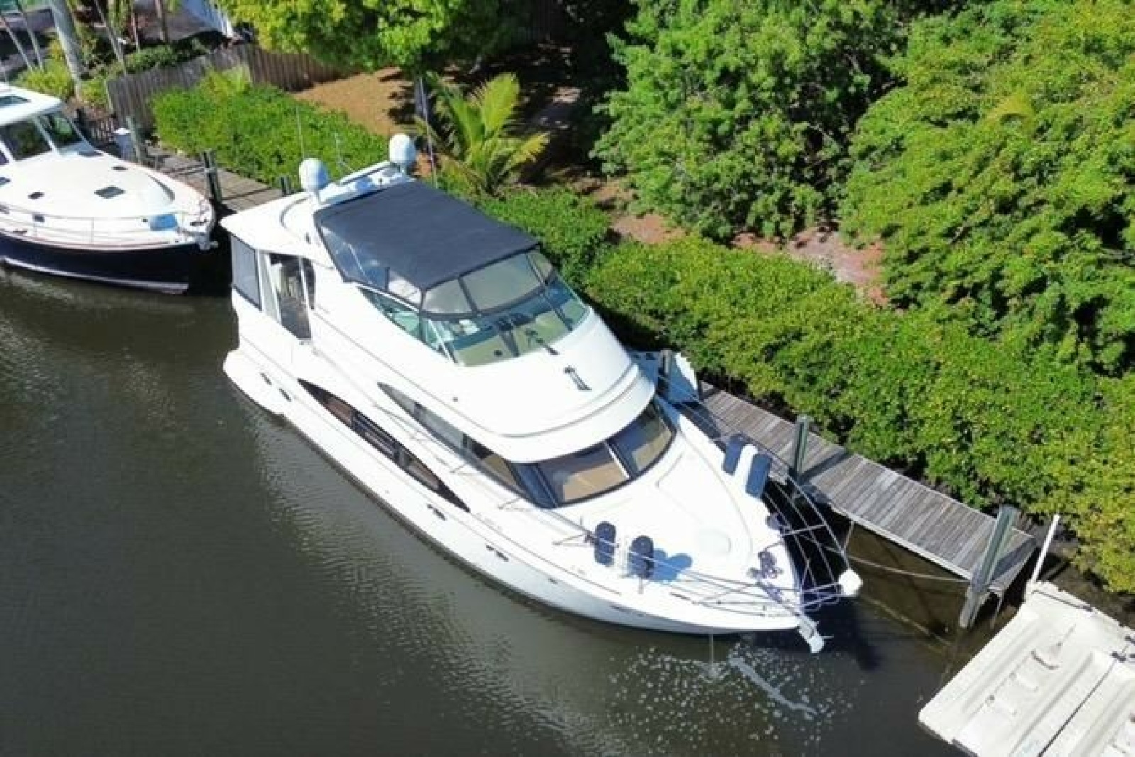 2004 Carver 46 ft yacht for sale in Merritt Island, Florida