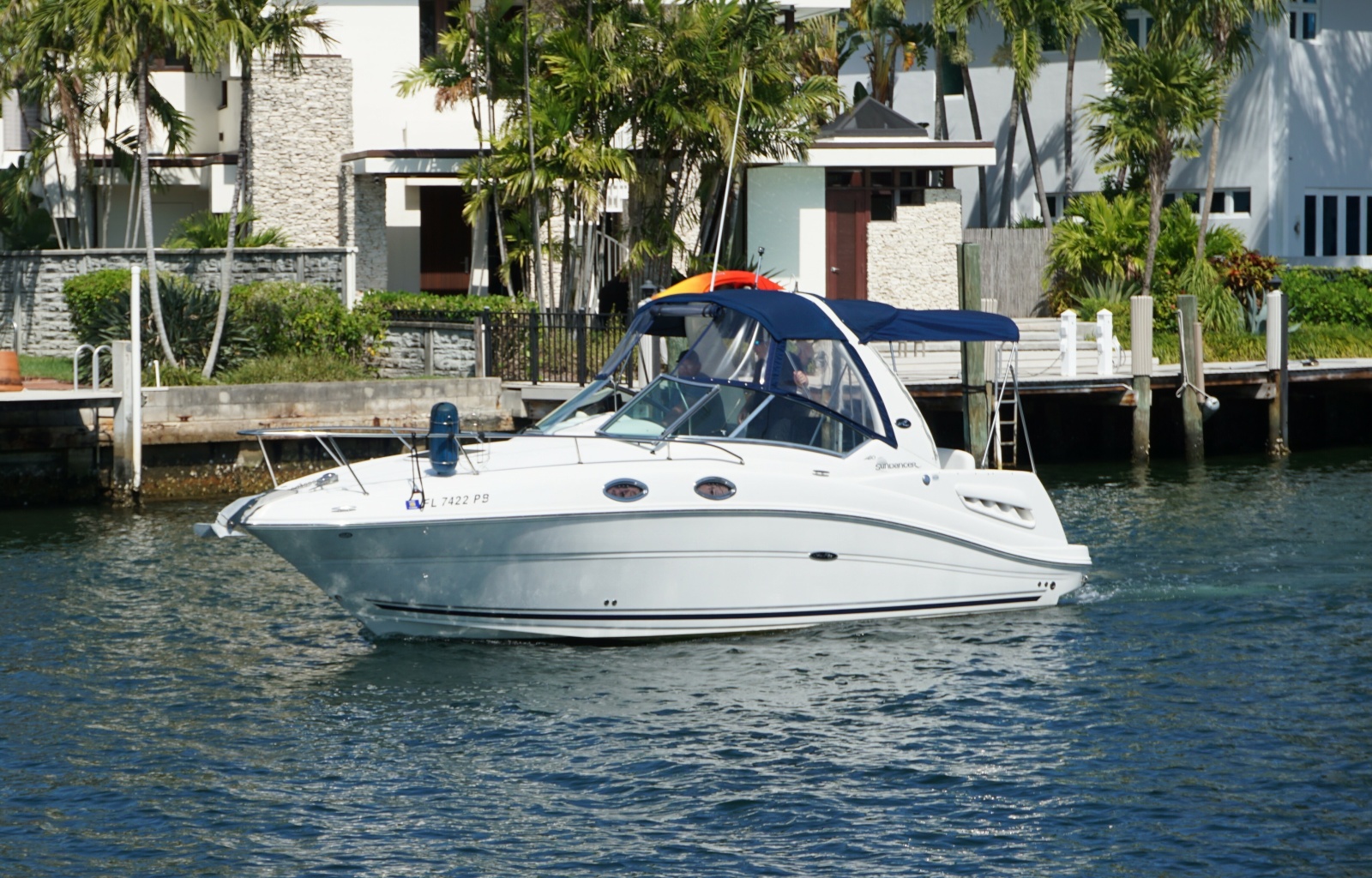 2008 Sea Ray Sundancer 260 26 ft yacht for sale in Fort Lauderdale, Florida
