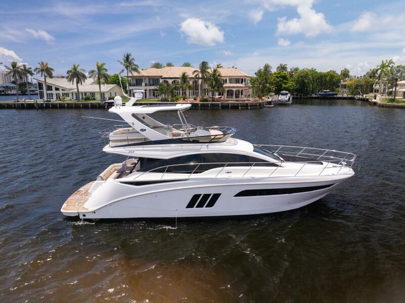 2016 Sea Ray 510 Fly 51 ft yacht for sale in Fort Lauderdale, Florida