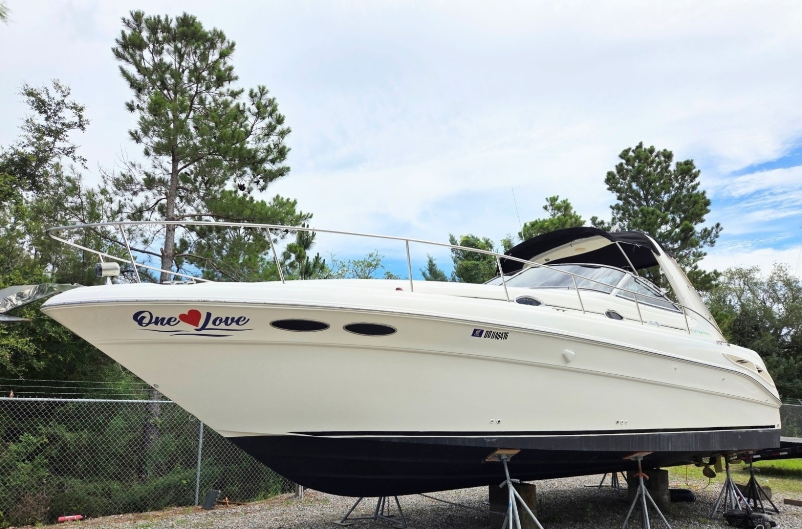 2000 Sea Ray 340 Sundancer 33 ft yacht for sale in Brunswick , Georgia