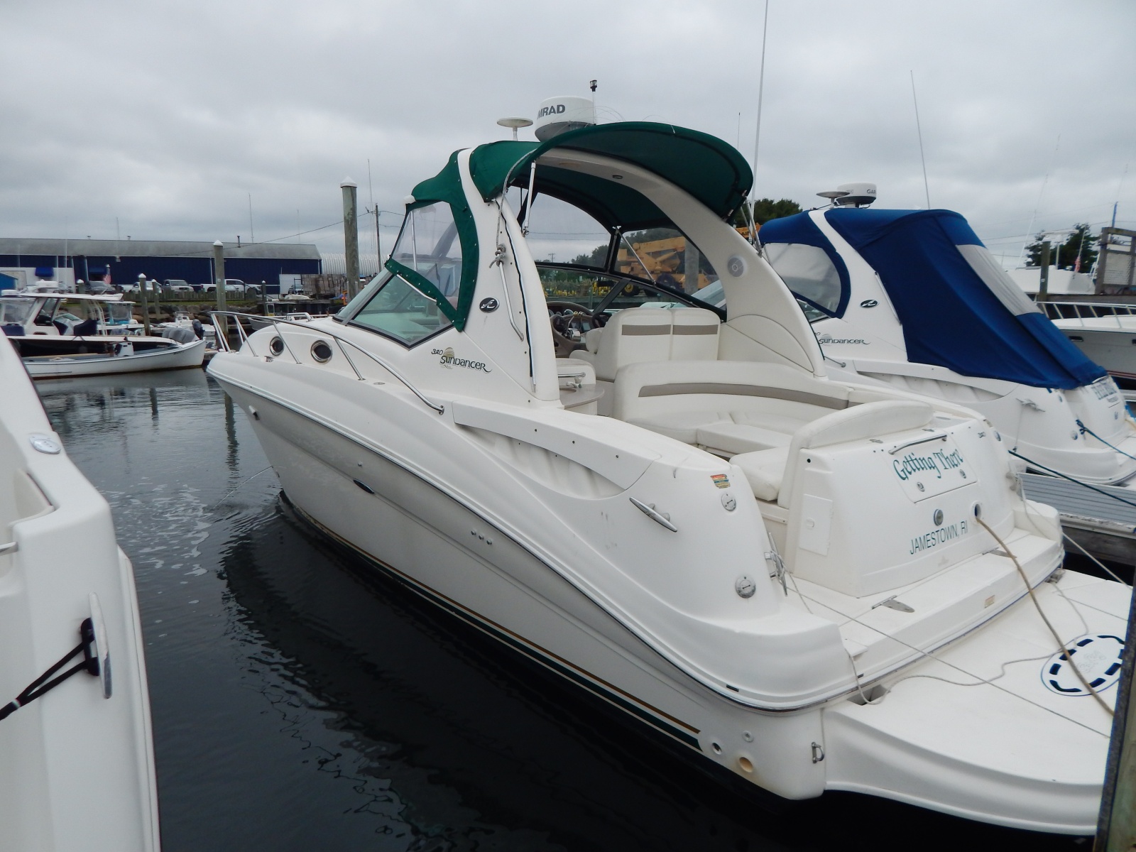 2003 Sea Ray 320 Sundancer 32 ft yacht for sale in North Kingstown, Rhode Island