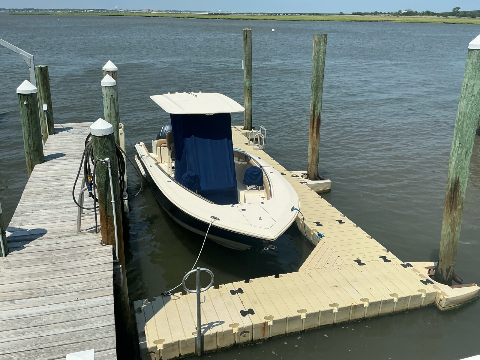 2018 Scout 255 LXf 25 ft yacht for sale in Ocean City, New Jersey