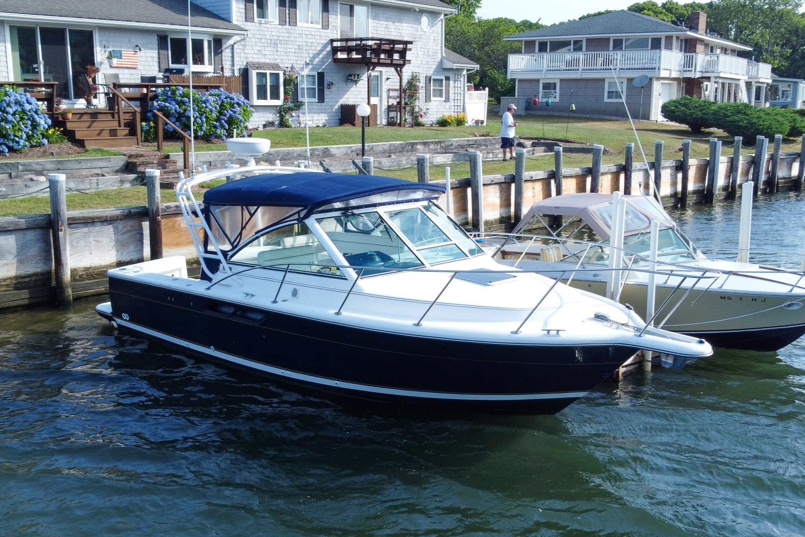 2001 Tiara Yachts 2900 Coronet 29 ft yacht for sale in East Falmouth, Massachusetts