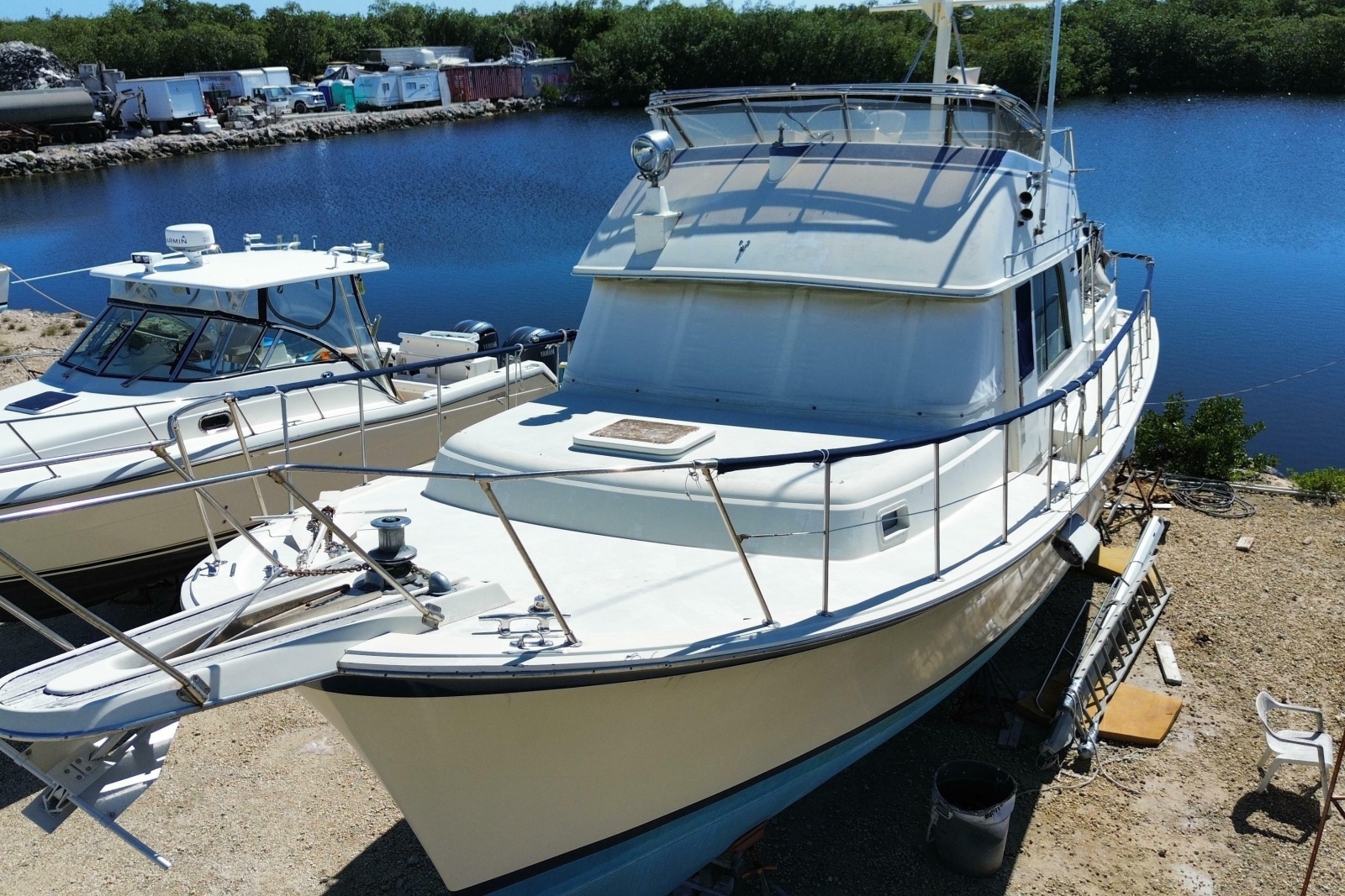 1976 Hatteras 42 Long Range Cruiser 42 ft yacht for sale in Marathon, Florida