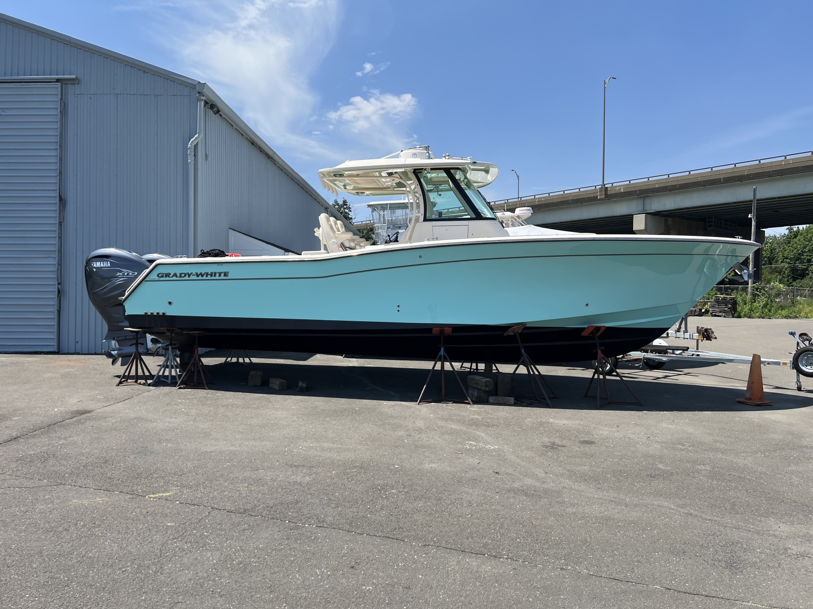 2020 Grady-White 336 Canyon 33 ft yacht for sale in Greenwich, Connecticut
