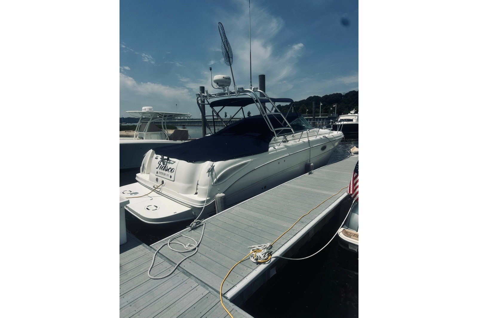 2005 Sea Ray 29 Amberjack 29 ft yacht for sale in Glen Cove, New York