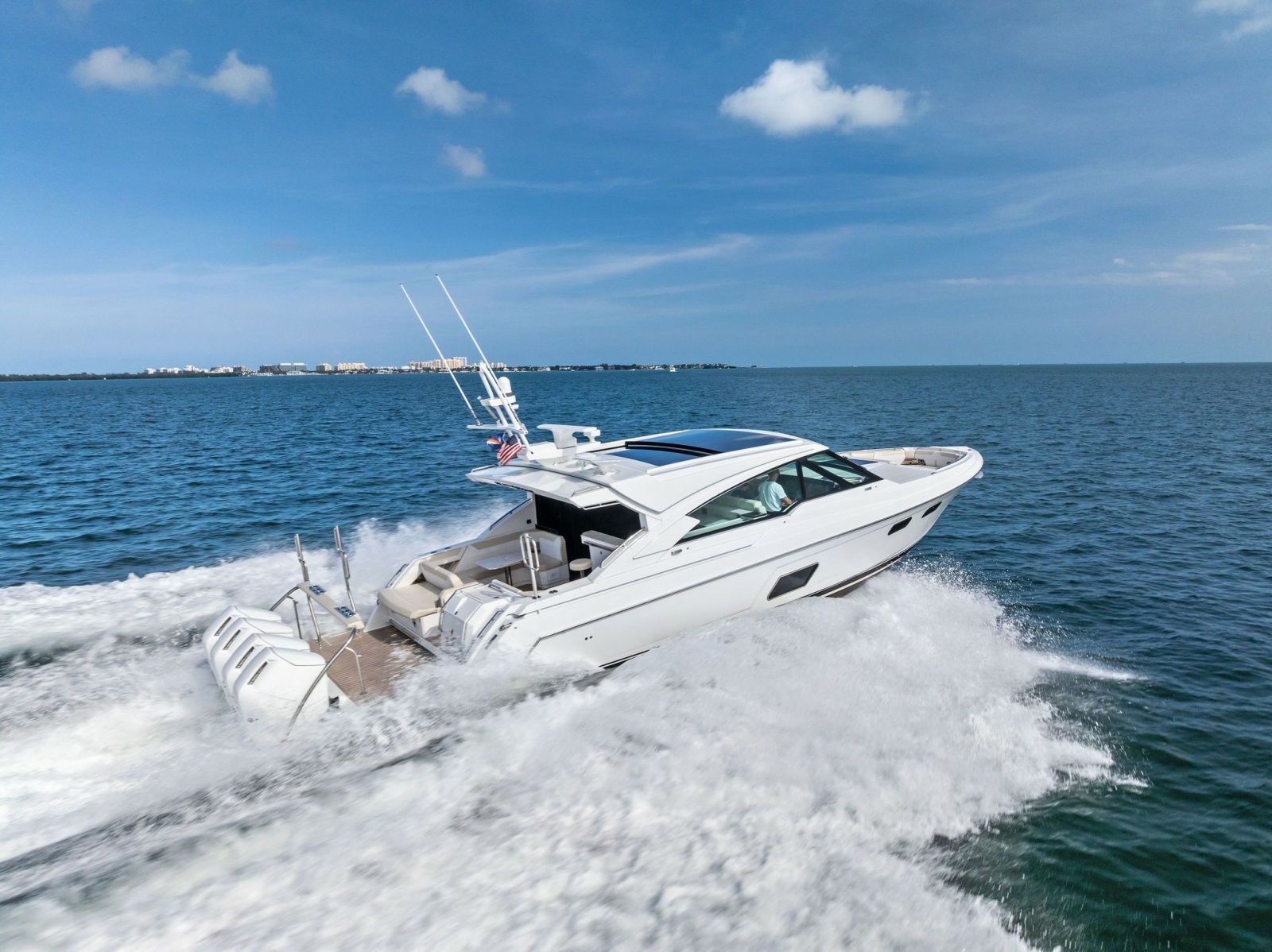 2025 Formula 500 Super Sport Crossover 53 ft yacht for sale in Miami Beach, Florida