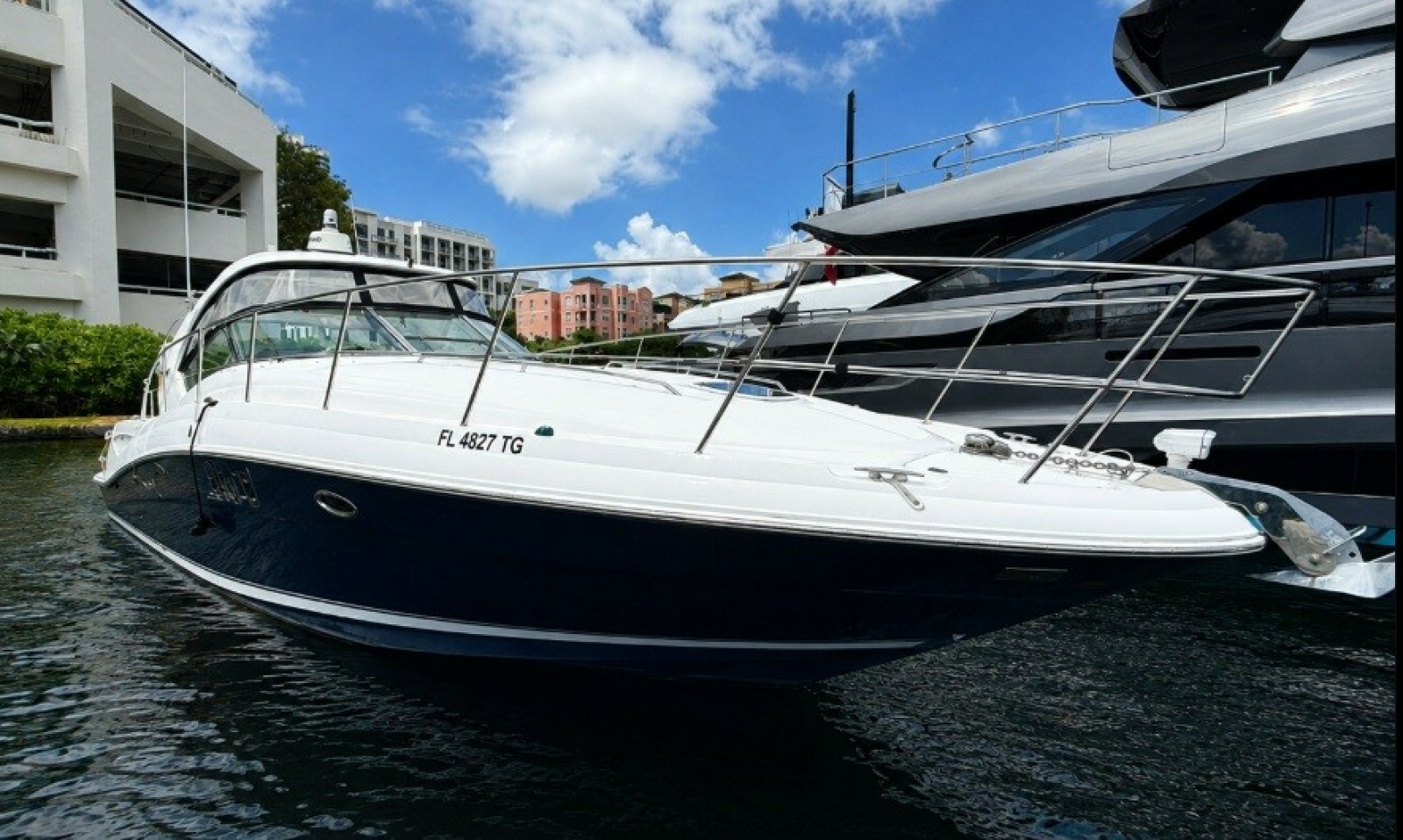 2006 Sea Ray 40 ft yacht for sale in Miami Beach, Florida