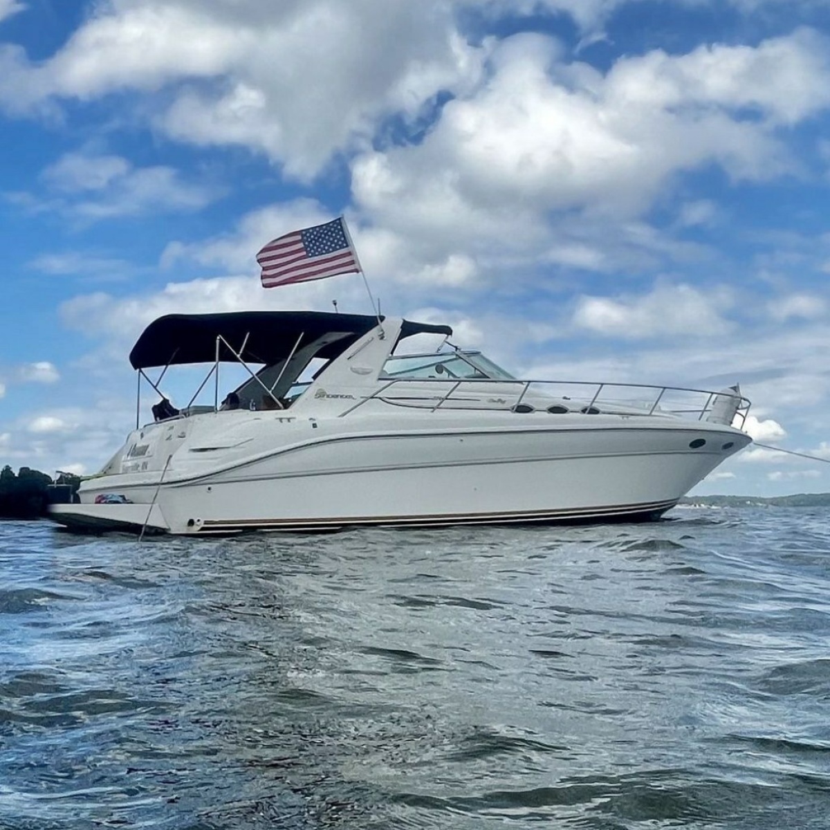1995 Sea Ray Sundancer 370 37 ft yacht for sale in Grand Rivers, Kentucky